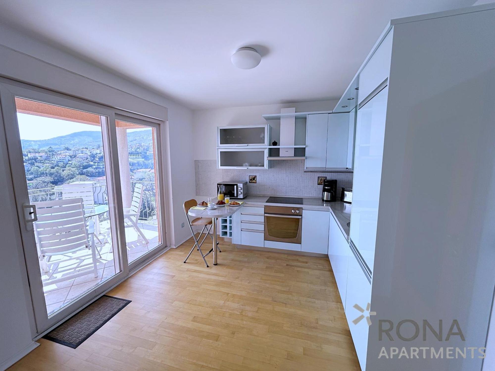 Rona Spacious Apartment With A Panoramic View Ičići Εξωτερικό φωτογραφία